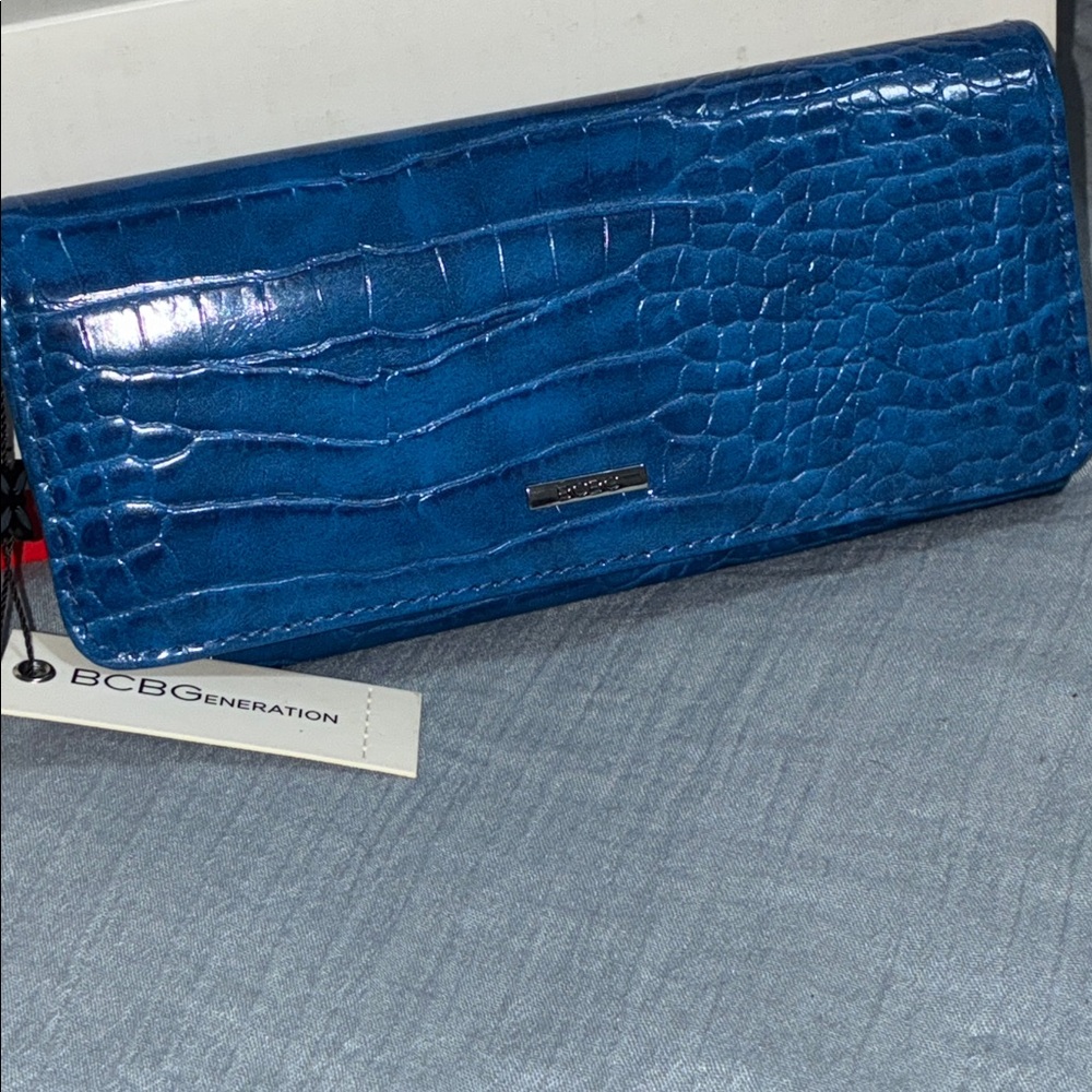 BCBGeneration Croc Wallet - Picture 2 of 10